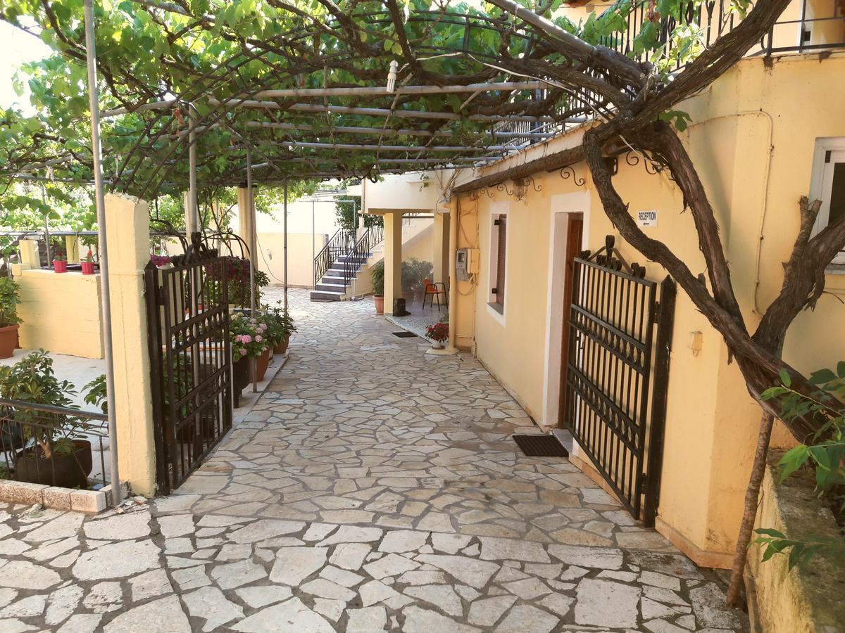 Bungalows Niki Ахарави Экстерьер фото
